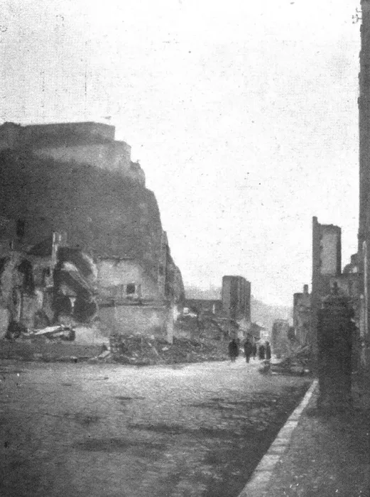 Framed Print : Dinant et Louvain: Dinant; le faubourg de Leffe, 1914. Creator: Unknown Framed Print : Dinant et Louvain: Dinant; le faubourg de Leffe, 1914. Creator: Unknown