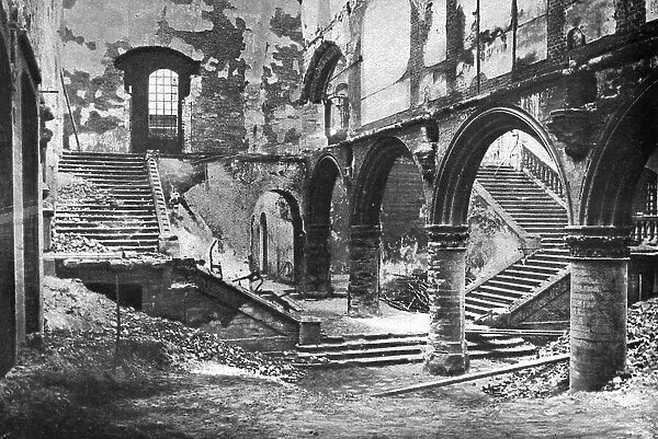 Dinant et Louvain: Louvain; les ruines du vestibule de la bibliotheque, 1914. Creator: A Fuglister