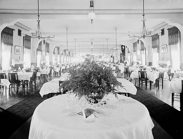 The Dining room, Hotel Kaaterskill, Catskill Mountains, N.Y. between 1900 and 1905. Creator: William H. Jackson