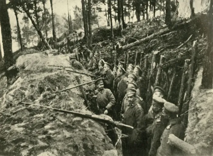 Framed Print : Discussing the Situation in the Russian Trenches. Creator: Unknown Framed Print : Discussing the Situation in the Russian Trenches. Creator: Unknown