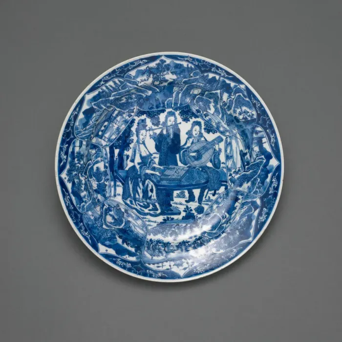 Framed Print : Dish with Europeans Playing Musical Instruments, Qing dynasty, Kangxi period (1661-1722) Framed Print : Dish with Europeans Playing Musical Instruments, Qing dynasty, Kangxi period (1661-1722)