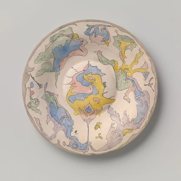 Dish with raised mirror, polychrome painted with watercolour, c.1920-c.1922. Creator: Plateelbakkerij Zuid-Holland