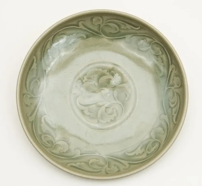 Framed Print : Dish with Undulating Peony-Leaf Scrolls, Northern Song dynasty (960-1127) Framed Print : Dish with Undulating Peony-Leaf Scrolls, Northern Song dynasty (960-1127)