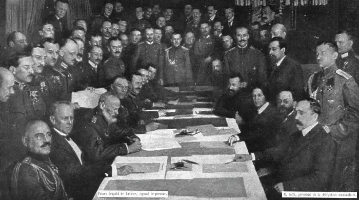 Framed Print : Dissolution of the Eastern Front; Signing the armistice of Brest-Litovsk.. 1917. Creator: Unknown Framed Print : Dissolution of the Eastern Front; Signing the armistice of Brest-Litovsk.. 1917. Creator: Unknown