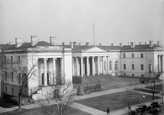 Framed Print : District of Columbia Court House, 1913. Creator: Harris & Ewing. District of Columbia Court House, 1913. Creator: Harris & Ewing Framed Print : District of Columbia Court House, 1913. Creator: Harris & Ewing. District of Columbia Court House, 1913. Creator: Harris & Ewing