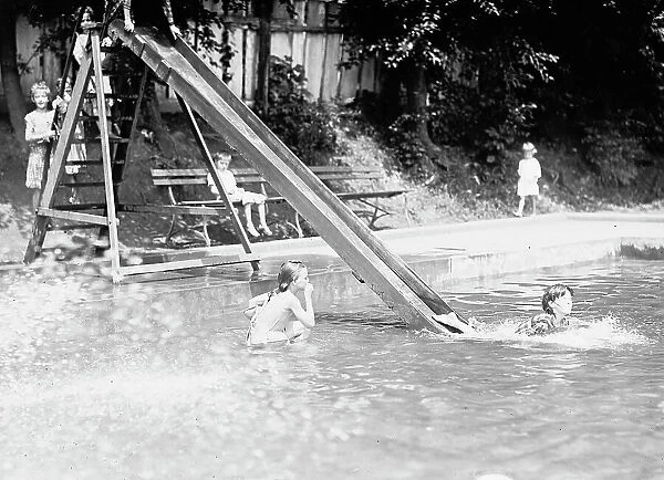 District of Columbia Parks - Children At Fountains And Pools, 1912. Creator: Harris & Ewing. District of Columbia Parks - Children At Fountains And Pools, 1912. Creator: Harris & Ewing