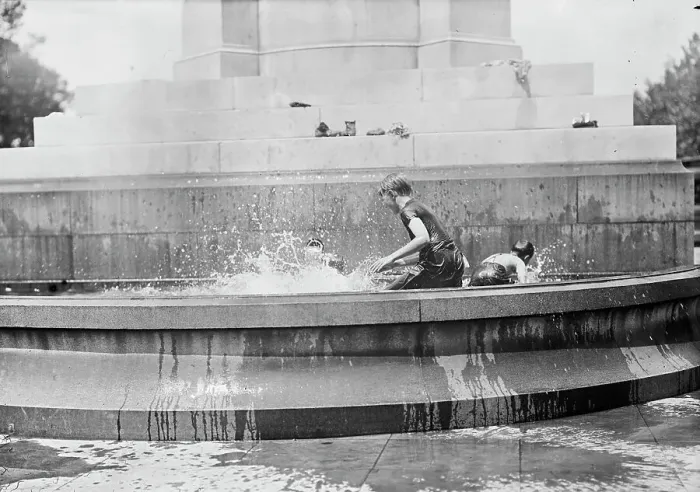 Framed Print : District of Columbia Parks - Children At Fountains And Pools, 1912. Creator: Harris & Ewing. District of Columbia Parks - Children At Fountains And Pools, 1912. Creator: Harris & Ewing Framed Print : District of Columbia Parks - Children At Fountains And Pools, 1912. Creator: Harris & Ewing. District of Columbia Parks - Children At Fountains And Pools, 1912. Creator: Harris & Ewing