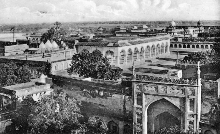 Framed Print : Diwan-i-am inside the Agra Fort, 20th century Framed Print : Diwan-i-am inside the Agra Fort, 20th century
