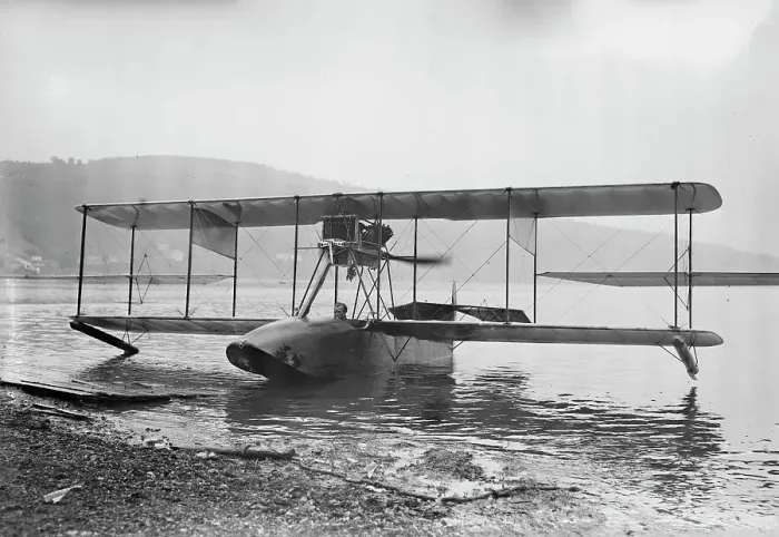 Framed Print : Doc Wildman in Curtiss Boat, between c1910 and c1915. Creator: Bain News Service Framed Print : Doc Wildman in Curtiss Boat, between c1910 and c1915. Creator: Bain News Service