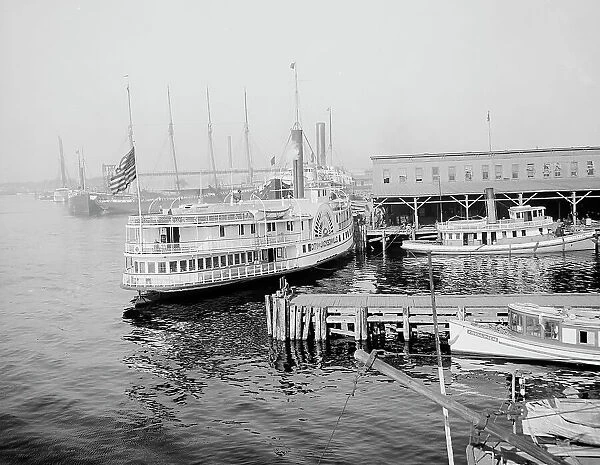 Docks, Jacksonville, Fla. between 1900 and 1920. Creator: Unknown