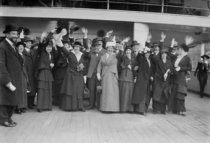 Framed Print : Doctors & families going to war zone, 10 / 17 / 14, Dr. Mary Crawford, 17 Oct 1914. Creator: Bain News Service. Doctors & families going to war zone, 10 / 17 / 14, Dr. Mary Crawford, 17 Oct 1914. Creator: Bain News Service Framed Print : Doctors & families going to war zone, 10 / 17 / 14, Dr. Mary Crawford, 17 Oct 1914. Creator: Bain News Service. Doctors & families going to war zone, 10 / 17 / 14, Dr. Mary Crawford, 17 Oct 1914. Creator: Bain News Service