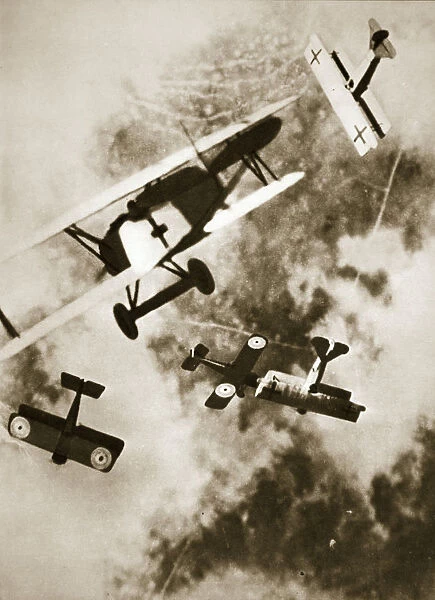 Dogfight between British and German aircraft, World War I, c1916-c1918