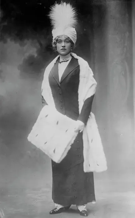 Framed Print : Dorothea A. MacVane, 1914. Creator: Bain News Service Framed Print : Dorothea A. MacVane, 1914. Creator: Bain News Service