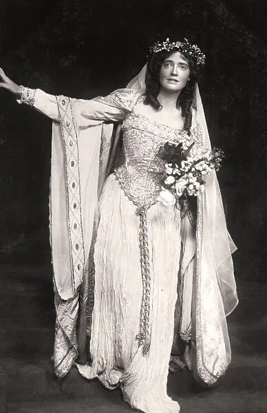 Dorothea Baird (1875-1933), English actress, early 20th century. Artist: Foulsham and Banfield