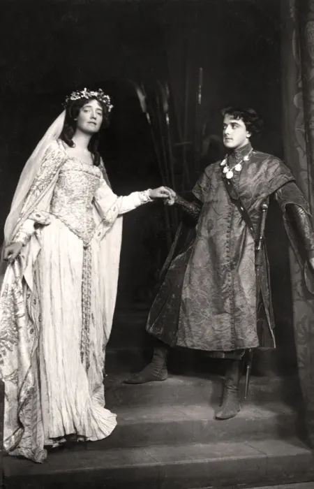 Framed Print : Dorothea Baird (1875-1933) and Harcourt Williams (1880-1957) in Paola and Francesca, 1907. Artist: Foulsham and Banfield Framed Print : Dorothea Baird (1875-1933) and Harcourt Williams (1880-1957) in Paola and Francesca, 1907. Artist: Foulsham and Banfield