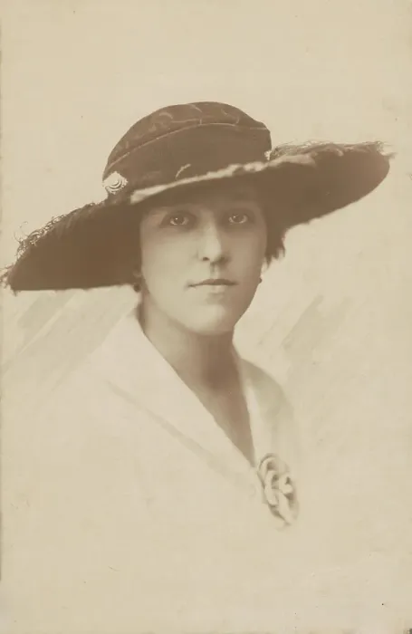 Framed Print : Dorothy Broad, 1915-1919. (O.048935) Creator: Anderson's Studio Framed Print : Dorothy Broad, 1915-1919. (O.048935) Creator: Anderson's Studio