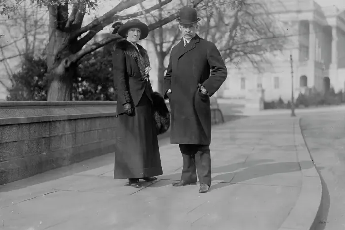 Framed Print : Dorothy & G.W. Perkins, between 1910 and 1915. Creator: Bain News Service Framed Print : Dorothy & G.W. Perkins, between 1910 and 1915. Creator: Bain News Service