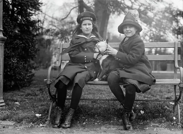 Framed Print : Dorothy Nagel, Daughter of Charles Nagel, left, with Beatrice Pitney, 1913. Creator: Harris & Ewing. Dorothy Nagel, Daughter of Charles Nagel, left, with Beatrice Pitney, 1913. Creator: Harris & Ewing