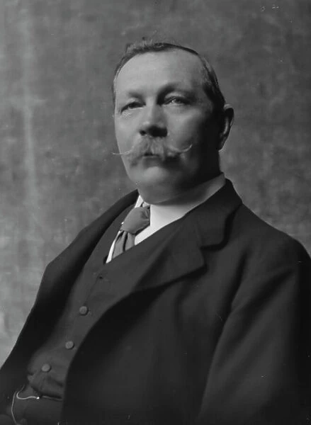 Doyle, Arthur Conan, Sir, portrait photograph, 1914 June 1. Creator: Arnold Genthe