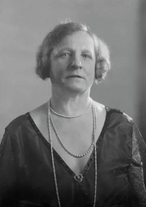 Framed Print : Dr. Alma Arnold, portrait photograph, 1927 Feb. 3. Creator: Arnold Genthe Framed Print : Dr. Alma Arnold, portrait photograph, 1927 Feb. 3. Creator: Arnold Genthe