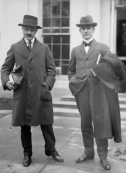 Dr. Frederick F. Friedman, L. with Dr. Hundt, His Secretary, 1913. Creator: Harris & Ewing. Dr. Frederick F. Friedman, L. with Dr. Hundt, His Secretary, 1913. Creator: Harris & Ewing