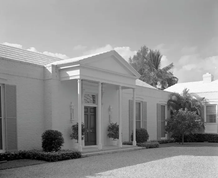 Framed Print : Dr. and Mrs. Leon Levy, residence at 1409 S. Ocean Blvd. Palm Beach, 1959. Creator: Gottscho-Schleisner, Inc