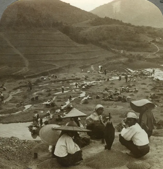 Framed Print : Dredging a river bed for rubies, Mogok, Burma, c1900s(?). Artist: Underwood & Underwood Framed Print : Dredging a river bed for rubies, Mogok, Burma, c1900s(?). Artist: Underwood & Underwood