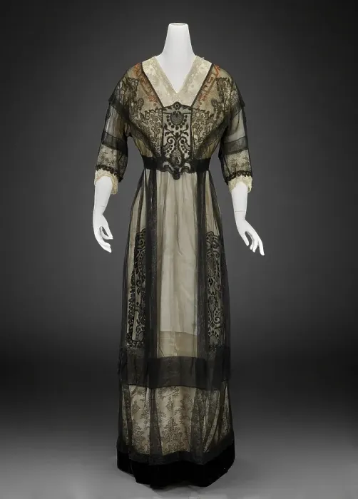 Framed Print : Dress, 1910-1915. Creator: Unknown Framed Print : Dress, 1910-1915. Creator: Unknown