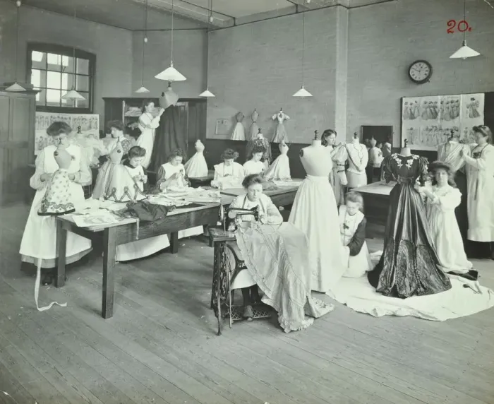 Framed Print : Dressmaking class, Borough Polytechnic, Southwark, London, 1907 Framed Print : Dressmaking class, Borough Polytechnic, Southwark, London, 1907