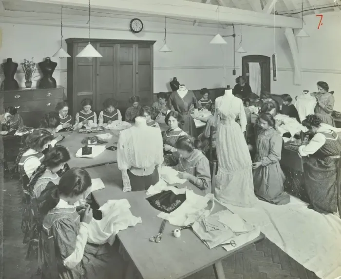 Framed Print : Dressmaking class, Hammersmith Trade School for Girls, London, 1911 Framed Print : Dressmaking class, Hammersmith Trade School for Girls, London, 1911