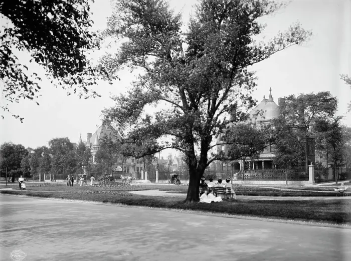 Framed Print : Drexel Boulevard, Chicago, Ill. c1907. Creator: Unknown Framed Print : Drexel Boulevard, Chicago, Ill. c1907. Creator: Unknown