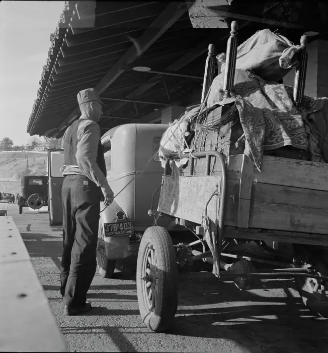 Framed Print : Drought refugees are stopped at the inspection station in Yuma, Arizona, 1937. Creator: Dorothea Lange Framed Print : Drought refugees are stopped at the inspection station in Yuma, Arizona, 1937. Creator: Dorothea Lange