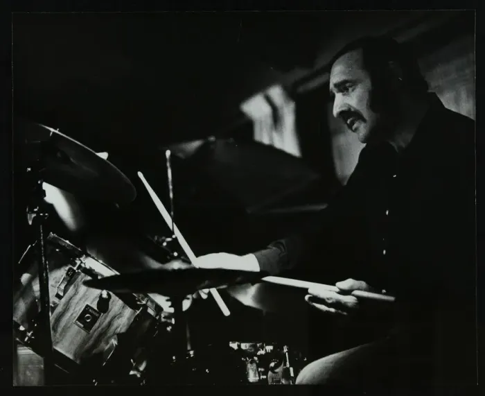 Framed Print : Drummer Alan Jackson playing at The Stables, Wavendon, Buckinghamshire Framed Print : Drummer Alan Jackson playing at The Stables, Wavendon, Buckinghamshire