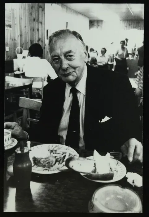 Framed Print : Drummer Max Abrams enjoying a plate of fish and chips in a Soho chip shop, London, 1983 Framed Print : Drummer Max Abrams enjoying a plate of fish and chips in a Soho chip shop, London, 1983