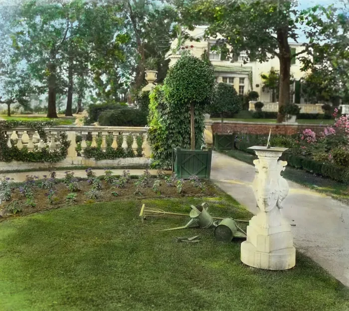 Framed Print : Drumthwacket, Moses Taylor Pyne house, 354 Stockton Road, Princeton, New Jersey, 1911. Creator: Frances Benjamin Johnston. Drumthwacket, Moses Taylor Pyne house, 354 Stockton Road, Princeton, New Jersey, 1911 Framed Print : Drumthwacket, Moses Taylor Pyne house, 354 Stockton Road, Princeton, New Jersey, 1911. Creator: Frances Benjamin Johnston. Drumthwacket, Moses Taylor Pyne house, 354 Stockton Road, Princeton, New Jersey, 1911
