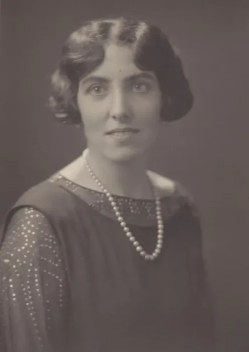 Framed Print : Duchess Elisabetta Sasso-Ruffo di Sant Antimo (1886-1940), 1937 Framed Print : Duchess Elisabetta Sasso-Ruffo di Sant Antimo (1886-1940), 1937