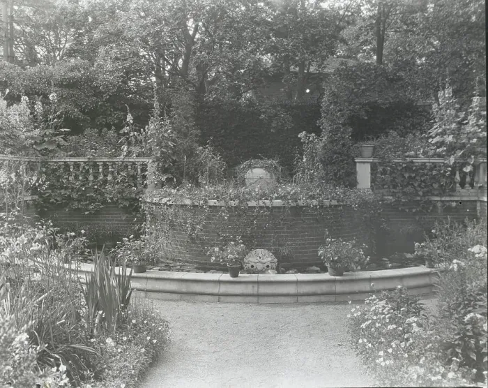 Framed Print : Dudley Leavitt Pickman, Jr. house, 213 Hale Street, Beverly, Massachusetts, 1926. Creator: Frances Benjamin Johnston Framed Print : Dudley Leavitt Pickman, Jr. house, 213 Hale Street, Beverly, Massachusetts, 1926. Creator: Frances Benjamin Johnston