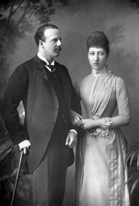 Framed Print : The Duke and Duchess of Fife, 1890. Artist: W&D Downey Framed Print : The Duke and Duchess of Fife, 1890. Artist: W&D Downey