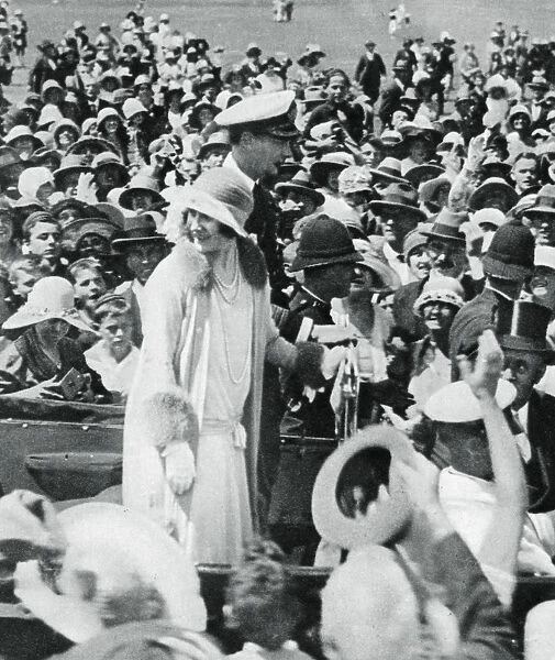The Duke and Duchess mobbed by crowds in Auckland, 1927, (1937)