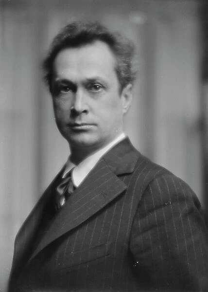 Duncan, Augustin, Mr. portrait photograph, between 1915 and 1921. Creator: Arnold Genthe