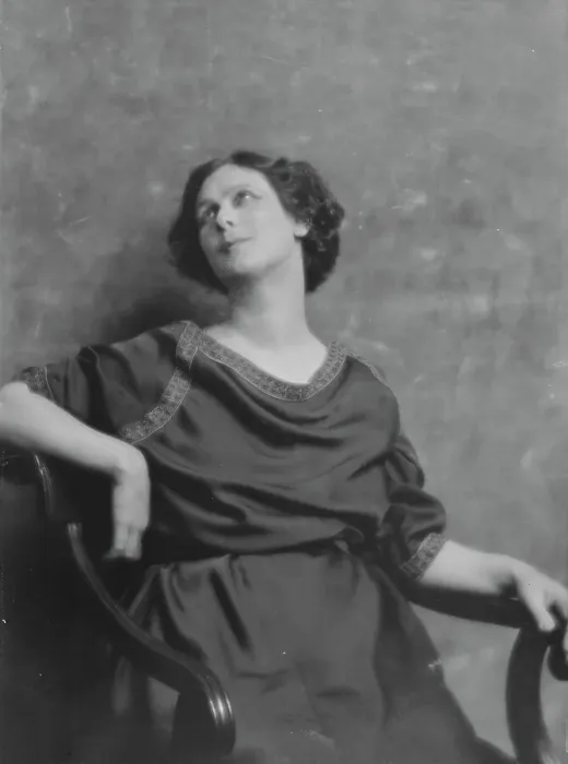 Framed Print : Duncan, Isadora, portrait photograph, between 1916 and 1918. Creator: Arnold Genthe Framed Print : Duncan, Isadora, portrait photograph, between 1916 and 1918. Creator: Arnold Genthe