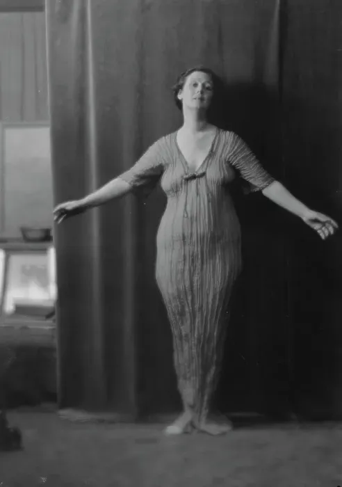 Framed Print : Duncan, Isadora, portrait photograph, between 1916 and 1918. Creator: Arnold Genthe
