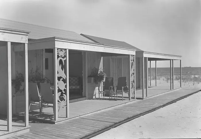 Framed Print : The Dunes Club, Narragansett, Rhode Island, 1939. Creator: Gottscho-Schleisner, Inc Framed Print : The Dunes Club, Narragansett, Rhode Island, 1939. Creator: Gottscho-Schleisner, Inc