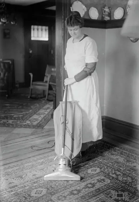Framed Print : Dunlap vacuuming, between c1915 and c1920. Creator: Bain News Service Framed Print : Dunlap vacuuming, between c1915 and c1920. Creator: Bain News Service