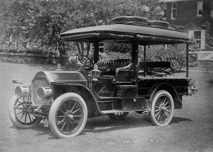 Framed Print : Dupont's camping auto, between c1910 and c1915. Creator: Bain News Service Framed Print : Dupont's camping auto, between c1910 and c1915. Creator: Bain News Service