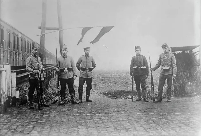 Framed Print : Dutch soldiers on Belgian Frontier, between 1914 and c1915. Creator: Bain News Service Framed Print : Dutch soldiers on Belgian Frontier, between 1914 and c1915. Creator: Bain News Service