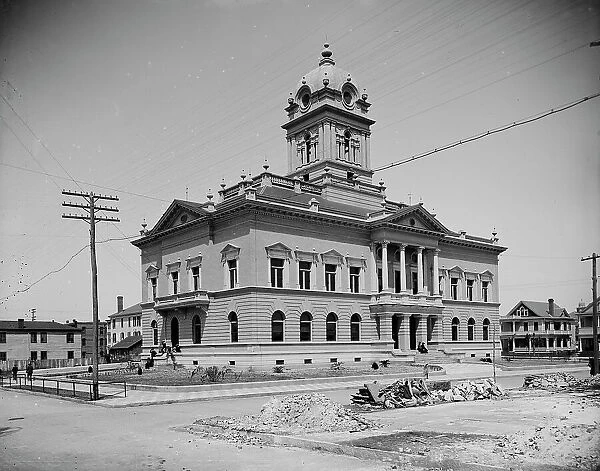 Duval County Court House, Jacksonville, Fla. between 1900 and 1905. Creator: Unknown
