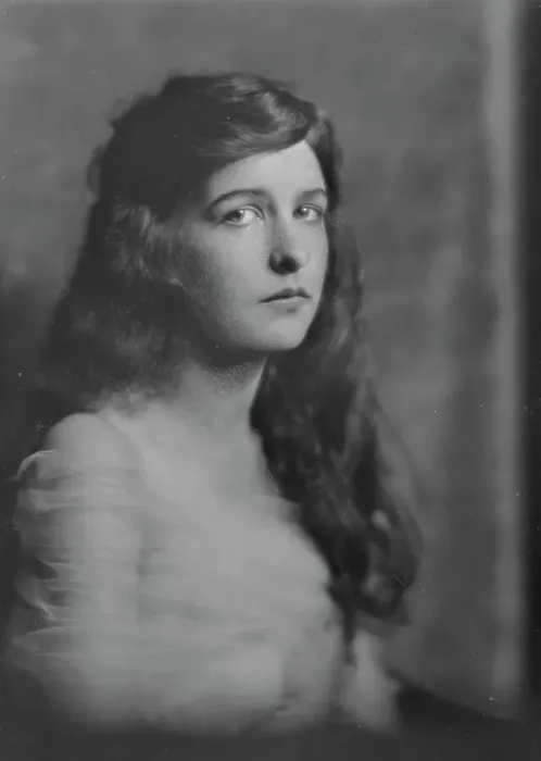 Framed Print : Duvall, Miss, portrait photograph, 1916. Creator: Arnold Genthe Framed Print : Duvall, Miss, portrait photograph, 1916. Creator: Arnold Genthe