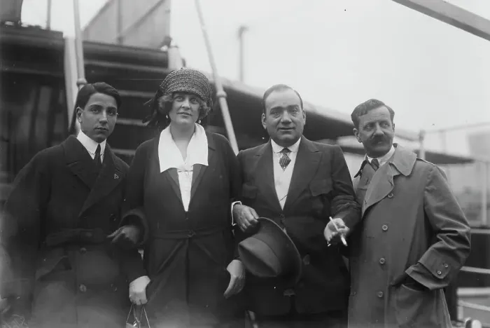 Framed Print : E. Caruso Jr. Caruso & wife, G. Setti, between c1915 and c1920. Creator: Bain News Service Framed Print : E. Caruso Jr. Caruso & wife, G. Setti, between c1915 and c1920. Creator: Bain News Service