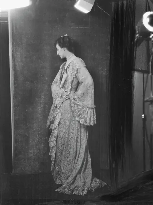 Framed Print : Eames, Claire [i.e. Clare], portrait photograph, 1926 Feb. 11. Creator: Arnold Genthe